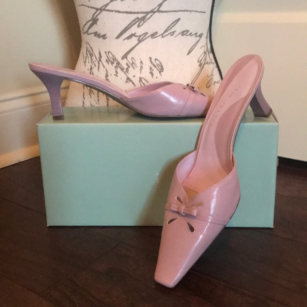 Gianni Bini lavender mules